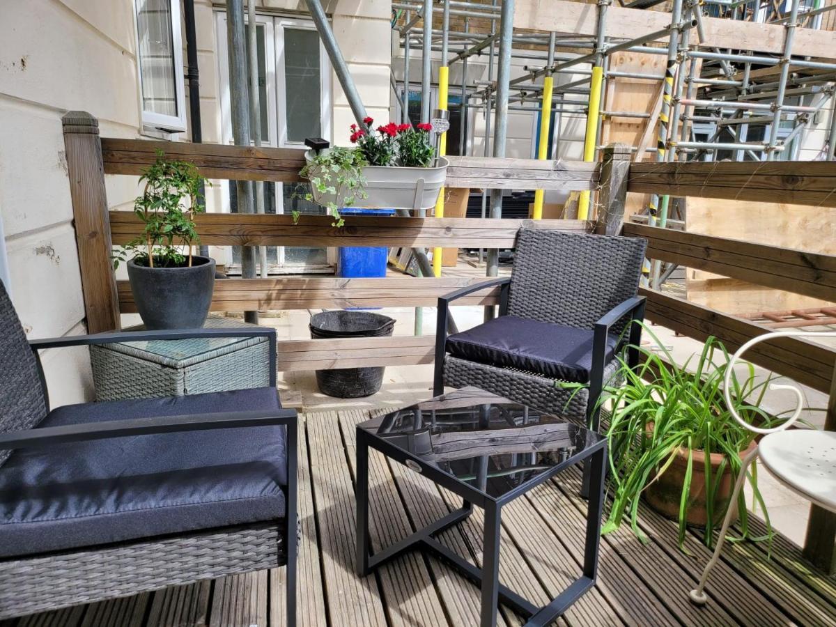 Three Bedroom Apartment By Beautiful Park Londres Exterior foto