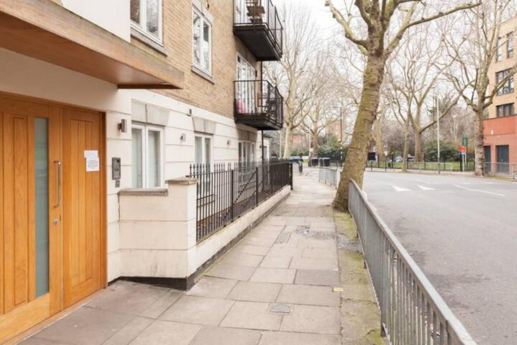 Three Bedroom Apartment By Beautiful Park Londres Exterior foto