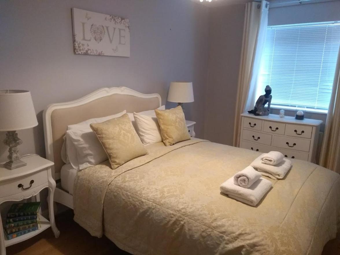 Three Bedroom Apartment By Beautiful Park Londres Exterior foto