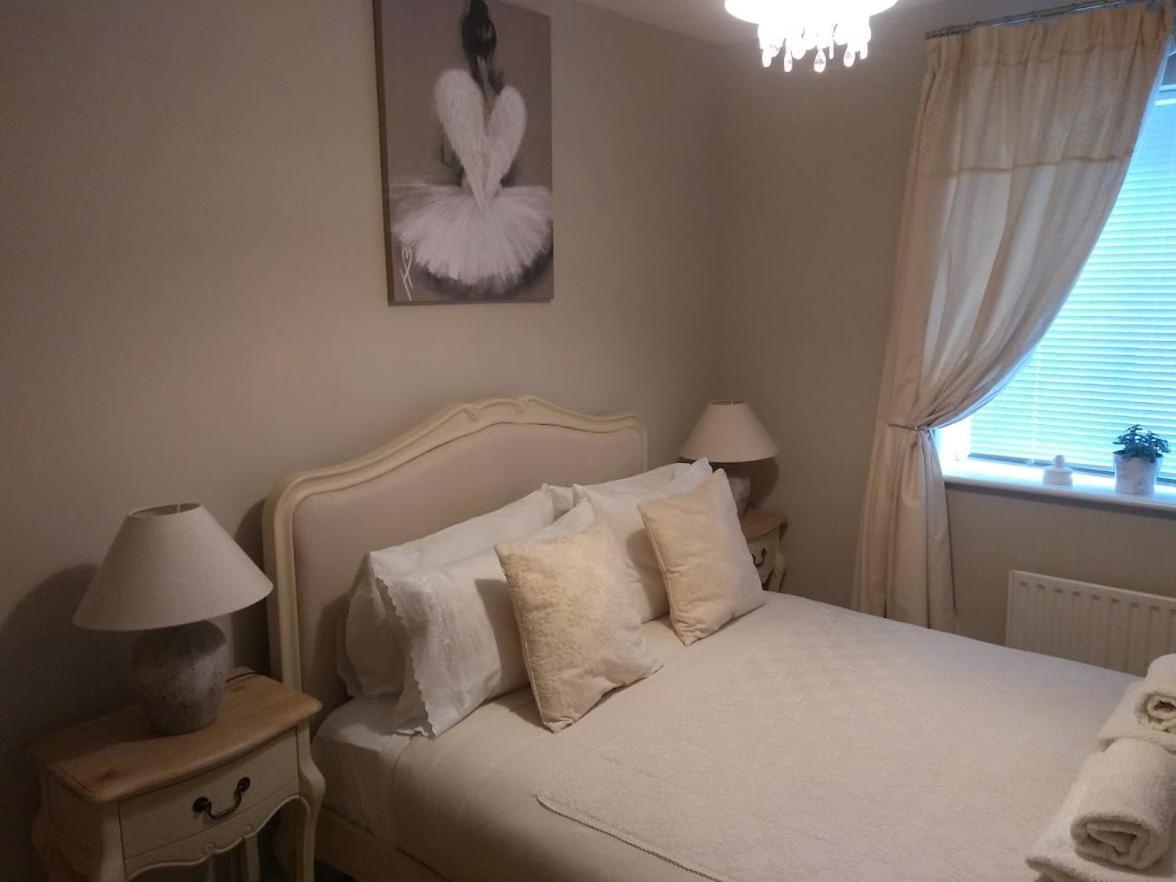 Three Bedroom Apartment By Beautiful Park Londres Exterior foto