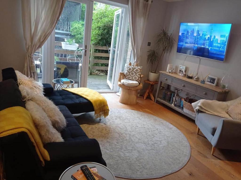 Three Bedroom Apartment By Beautiful Park Londres Exterior foto